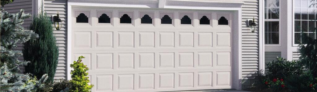 Model 8700 — Vinyl garage door