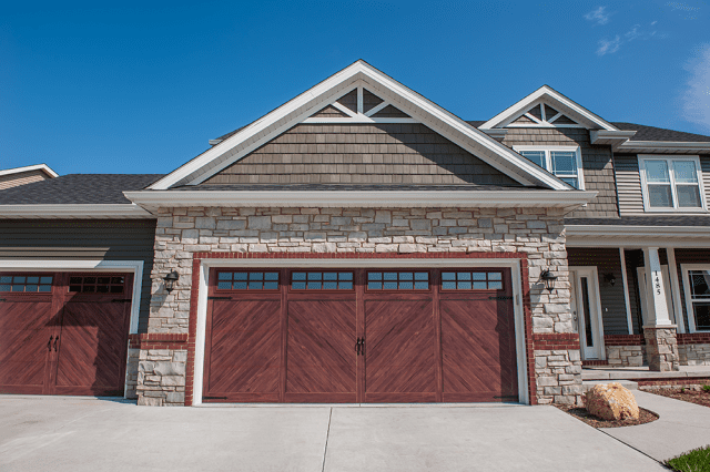 Accent Woodtones garage door